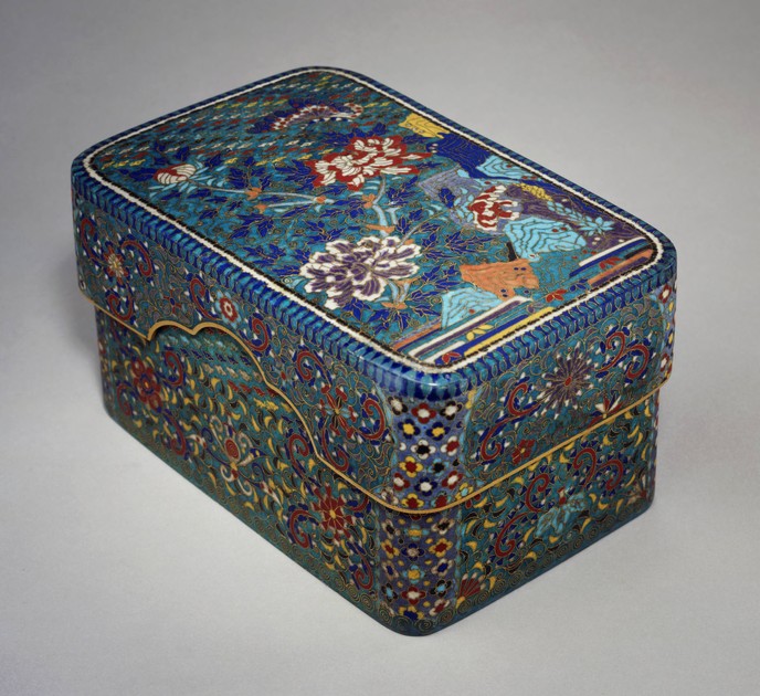 Tebako box with fan and floral design (2004-364 a-b)