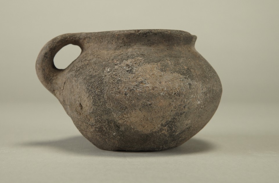 One-handled Cup (y1970-192)