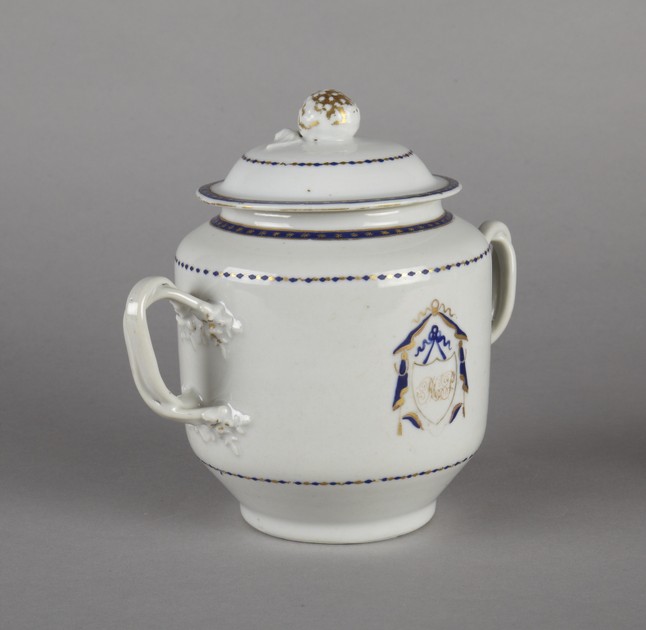 Sugar bowl with lid (y1965539 ab)