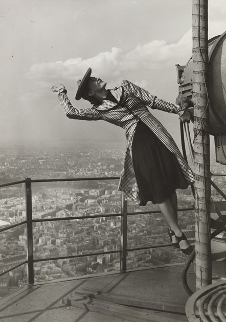 Lisa Fonssagrives, Eiffel Tower, Paris, VOGUE Paris (2022-104)