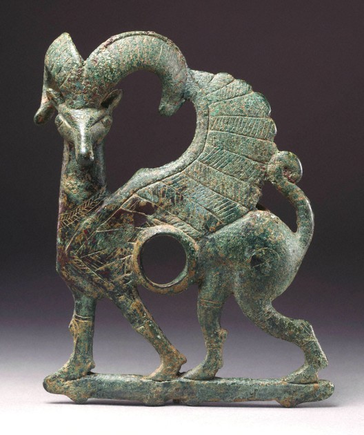 Cheekpiece in the form of a winged mouflon (y1952-7)