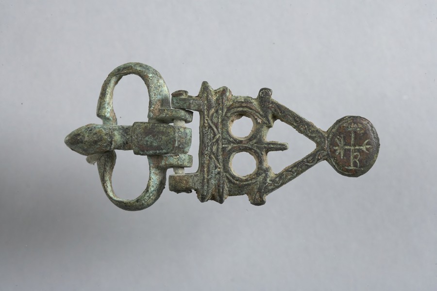 Belt buckle with inscribed monogram: Lord, help (y1954-63)