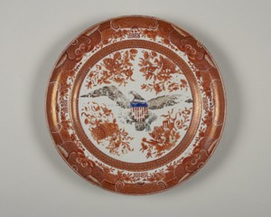 Chinese, Qing dynasty, 1644–1912: American Eagle plate, ca. 1790. Porcelain with overglaze enamels, h. 2.4 cm., diam. 24.7 cm. Gift of Clement K. Corbin, Class of 1902 (y1965-281).