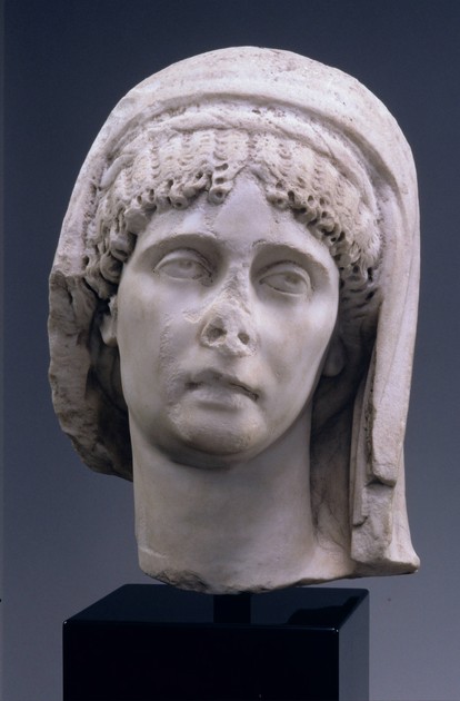 Head of a woman (y1981-34)